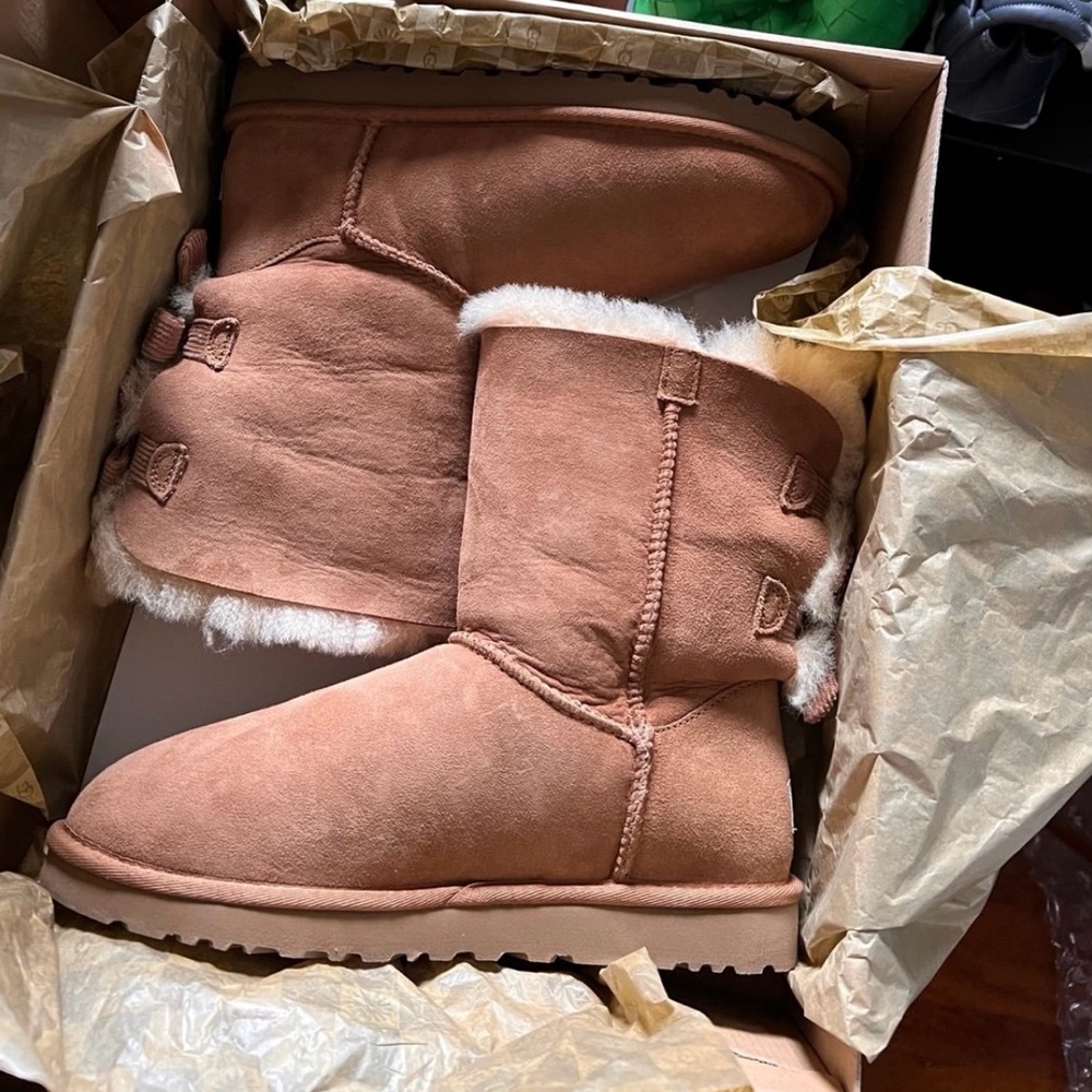 UGG Bailey Bow Corduroy Chestnut Short Suede Boots size 8